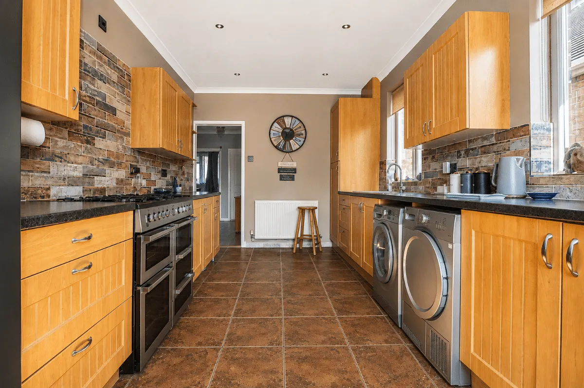 Elmwood Avenue, Waterlooville, PO7 7LG, photo 3