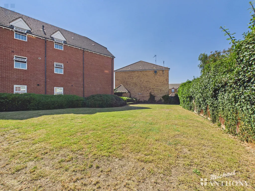 Hancock Close, Aylesbury, HP21 9AU, photo 11