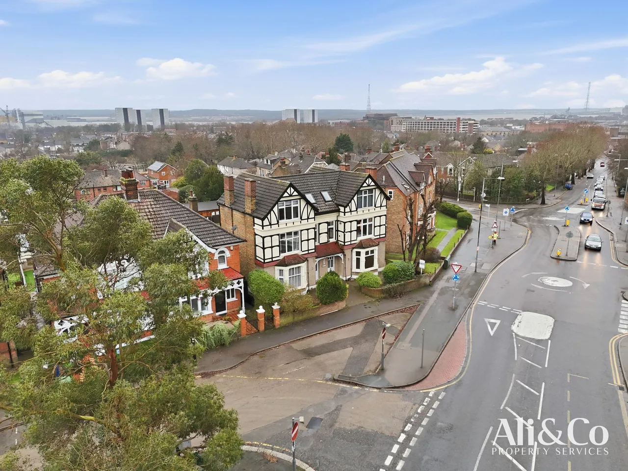 High View Avenue, Grays, Essex, RM17 6RU, photo 2