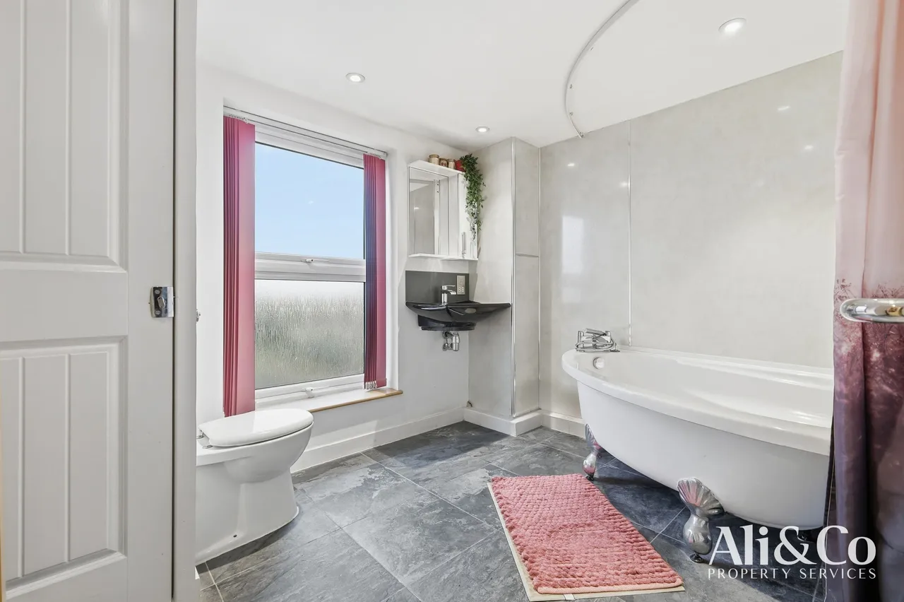 High View Avenue, Grays, Essex, RM17 6RU, photo 10