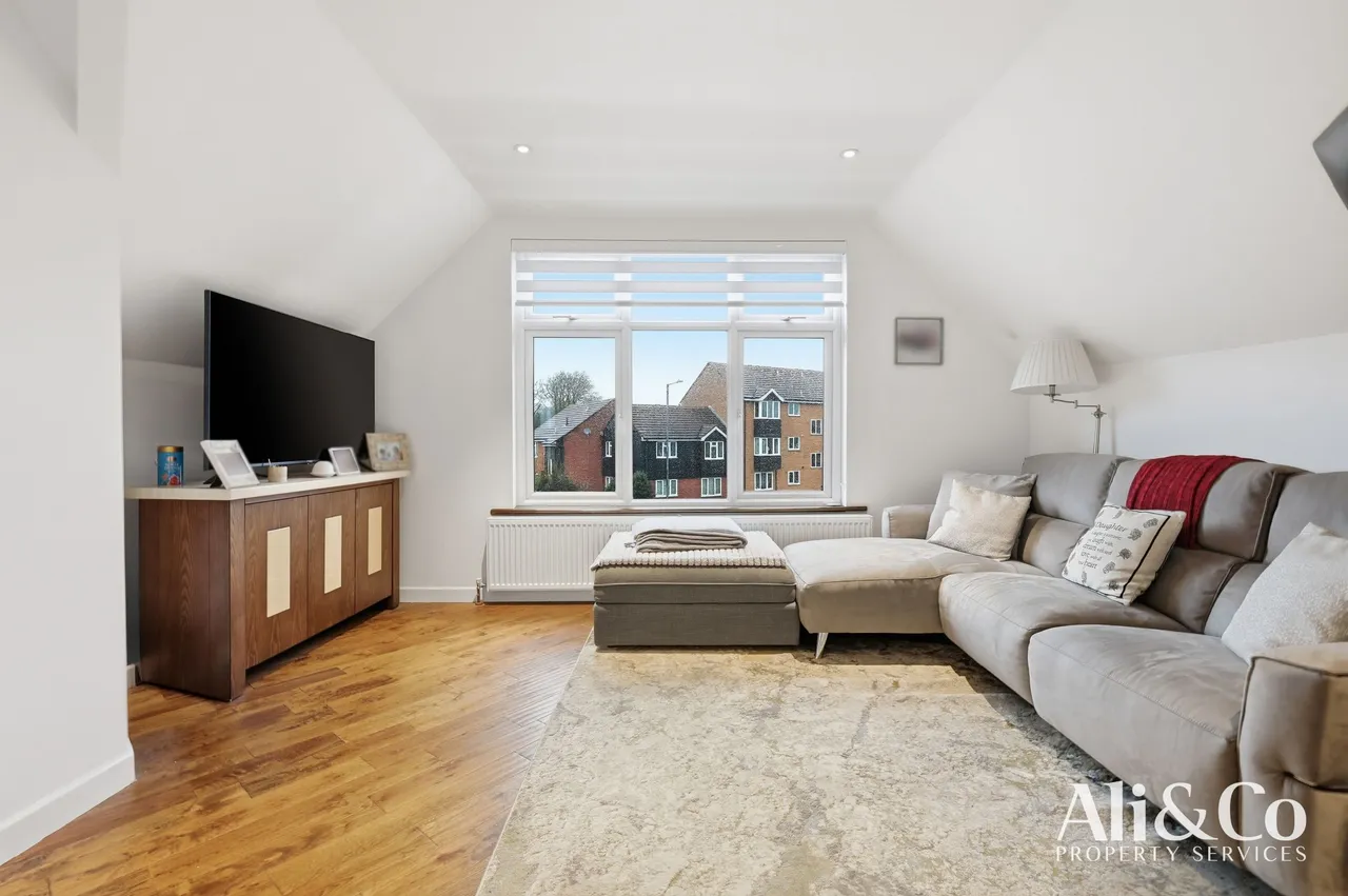 High View Avenue, Grays, Essex, RM17 6RU, photo 4
