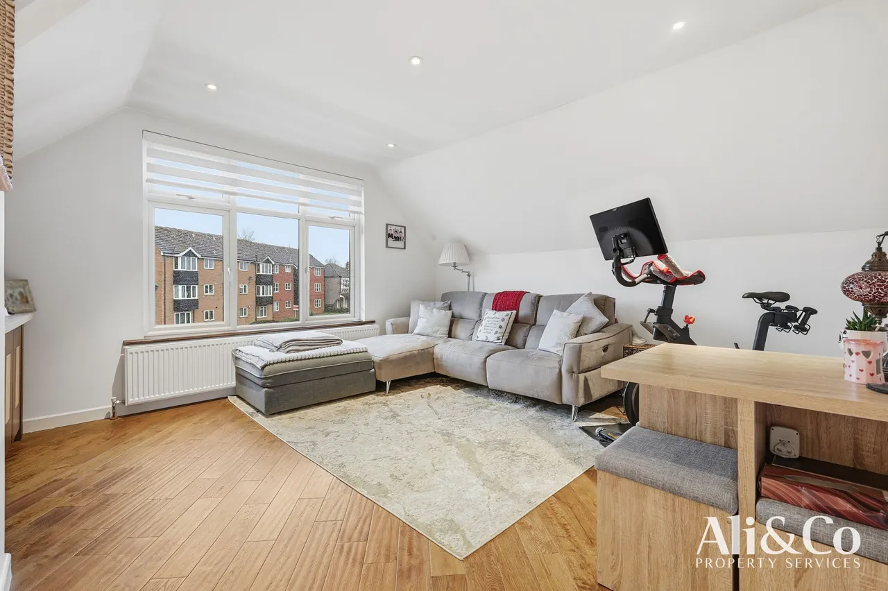 High View Avenue, Grays, Essex, RM17 6RU, photo 5