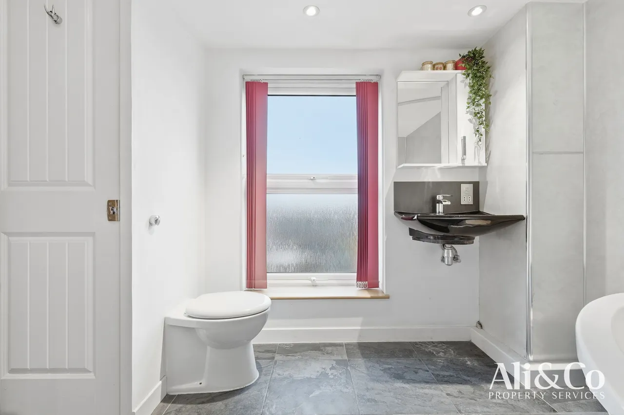 High View Avenue, Grays, Essex, RM17 6RU, photo 11