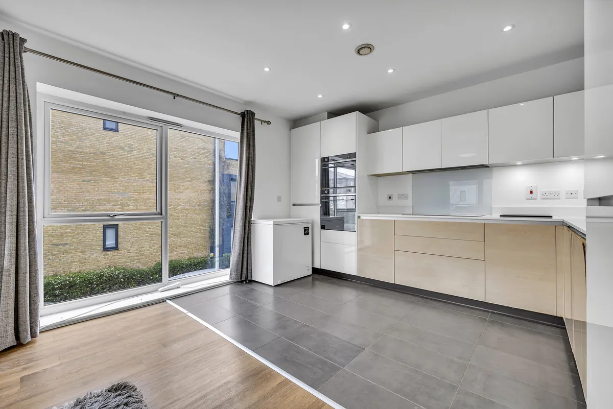 St Clements Avenue, Romford, Harold Wood, RM3 0HY, photo 9