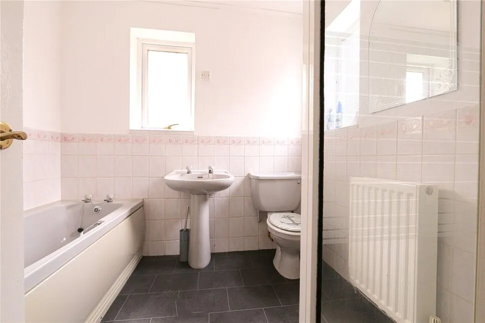 Walton Way, Denton, M34, photo 7