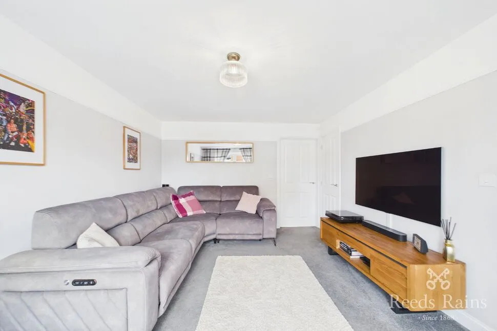 Meltonfield Chase, Dinnington, South Yorkshire, S25, photo 9