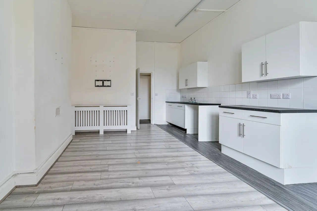 1 bed flat for sale — 5b Burghley Road, London