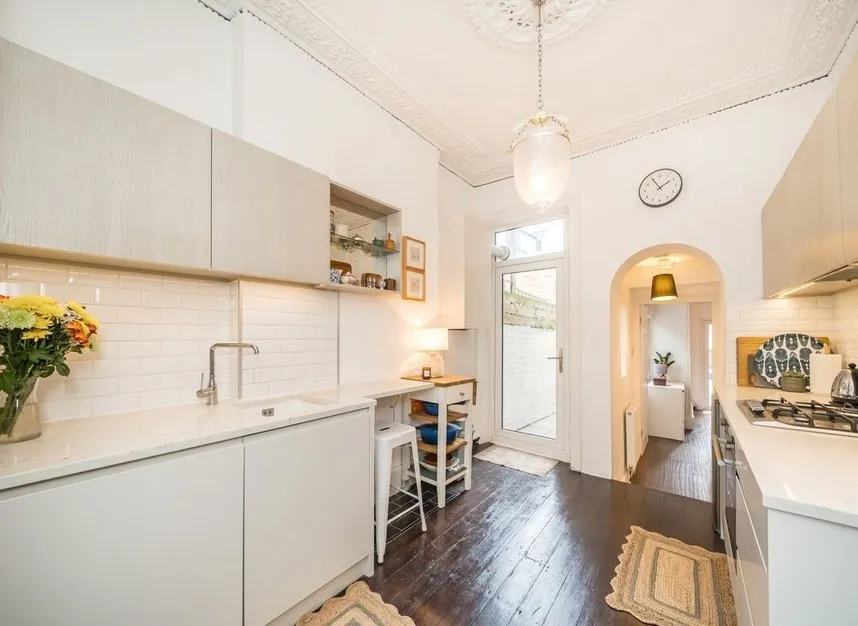 Hemberton Road, Clapham North, SW9, photo 3