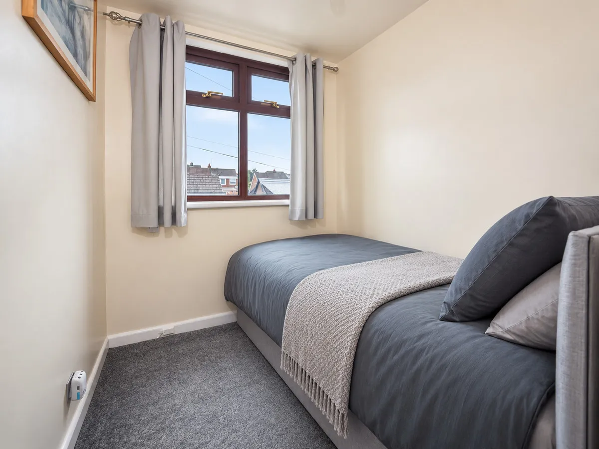 Oldham, OL9, photo 10