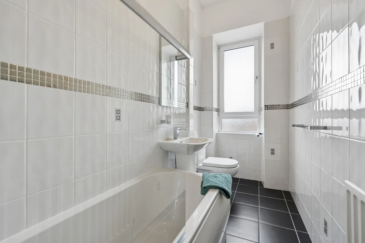 Hazel Avenue, Muirend, G44, photo 13