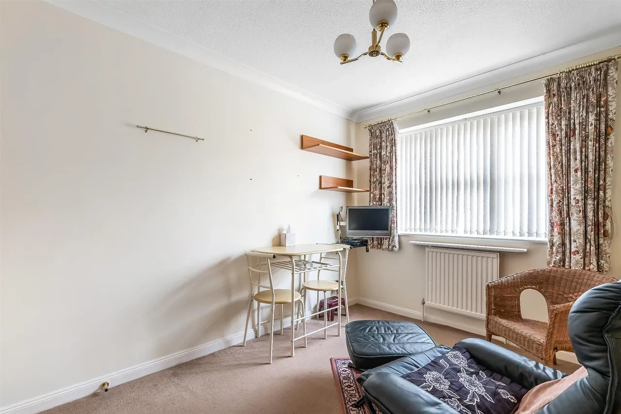 Ashwood Park, Fetcham, KT22, photo 13