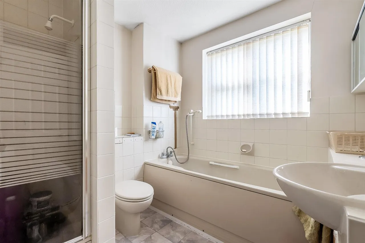 Ashwood Park, Fetcham, KT22, photo 10