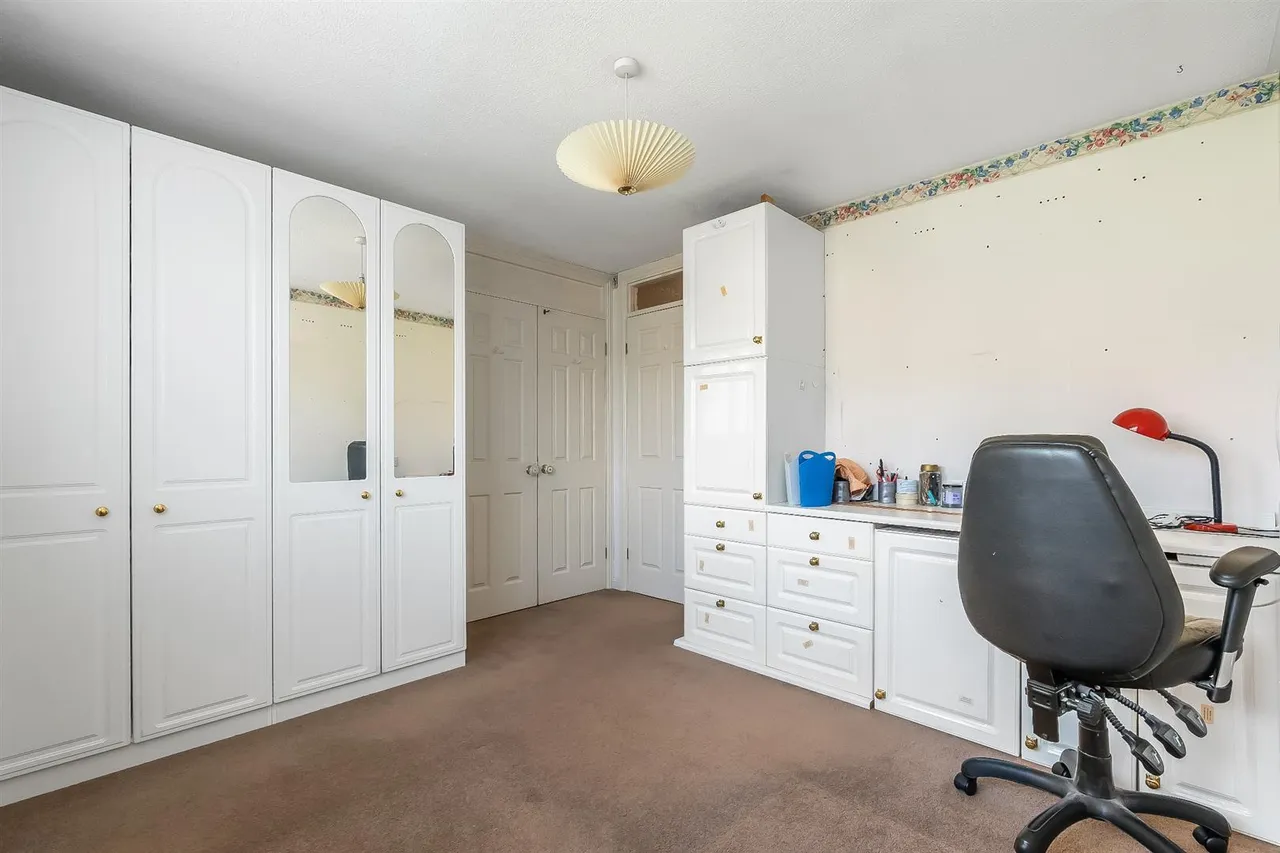 Ashwood Park, Fetcham, KT22, photo 12