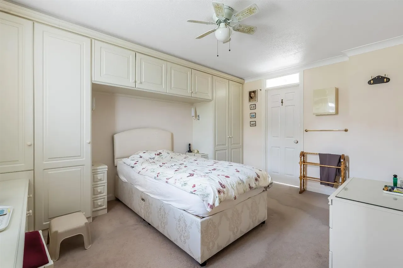 Ashwood Park, Fetcham, KT22, photo 7