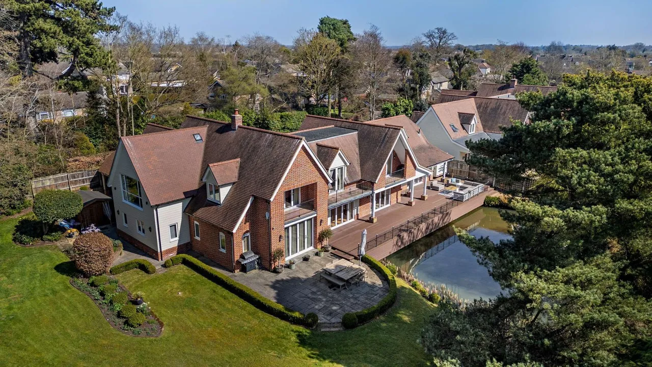 6 bed house for sale — Lamberts Lane, Rushmere St. Andrew, Ipswich, Suffolk, IP5 1DR