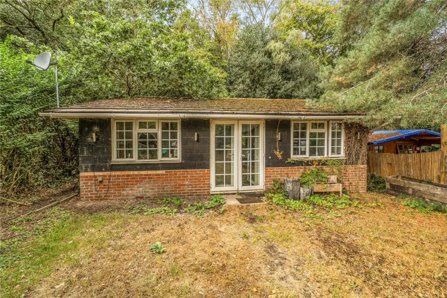 London Road, Bagshot, GU19, photo 23