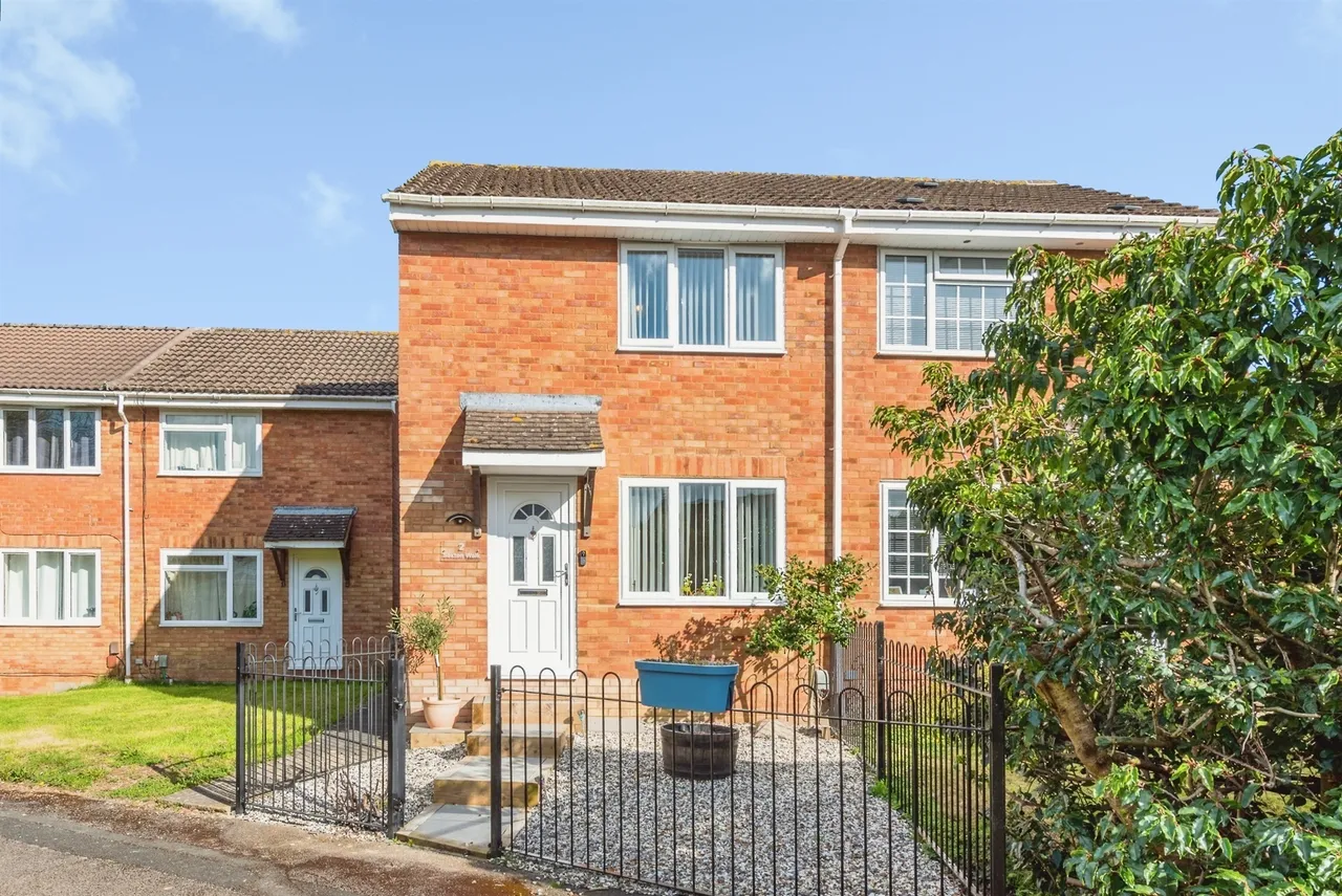Saxton Walk, Shaw, SN5, photo 18
