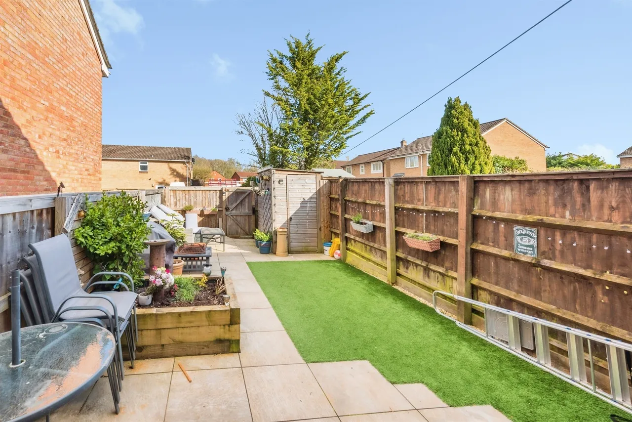 Saxton Walk, Shaw, SN5, photo 16