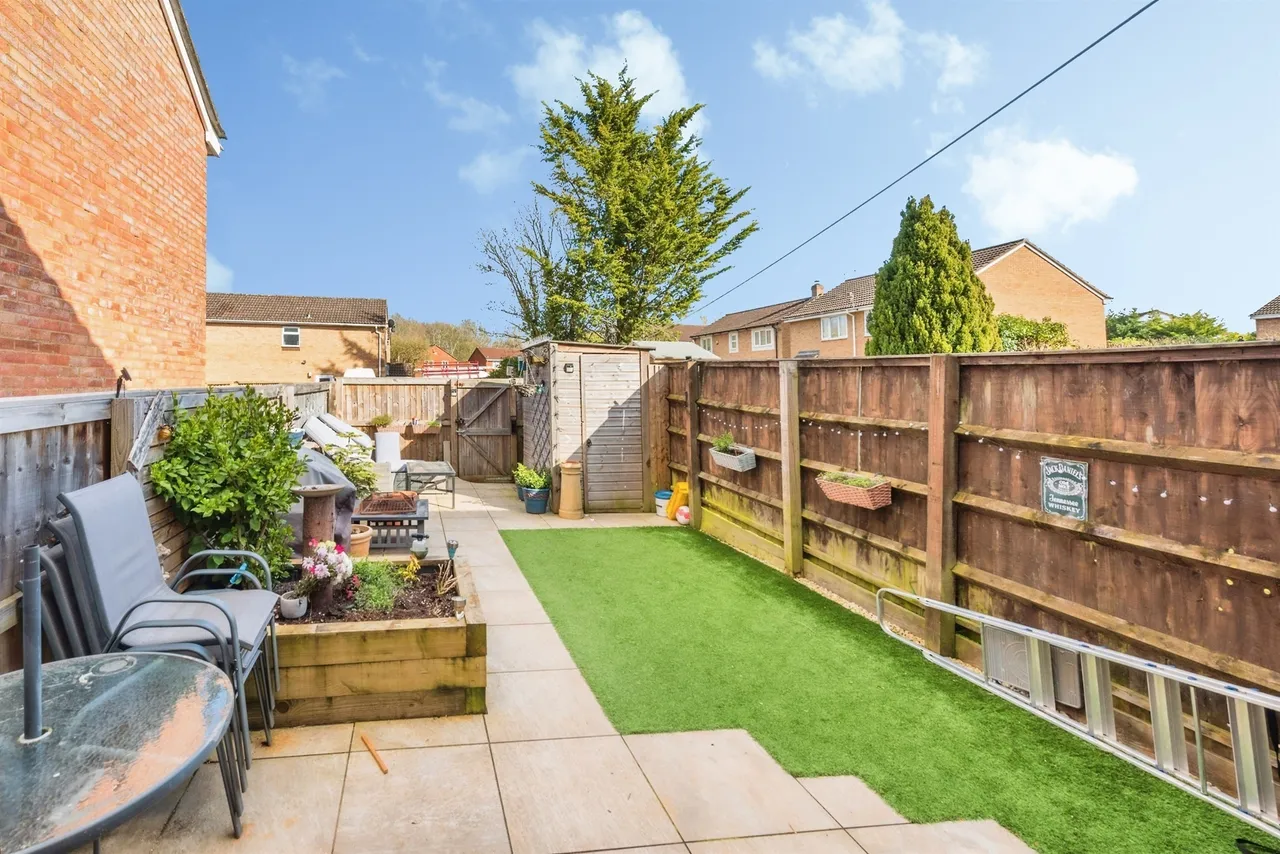 Saxton Walk, Shaw, SN5, photo 12