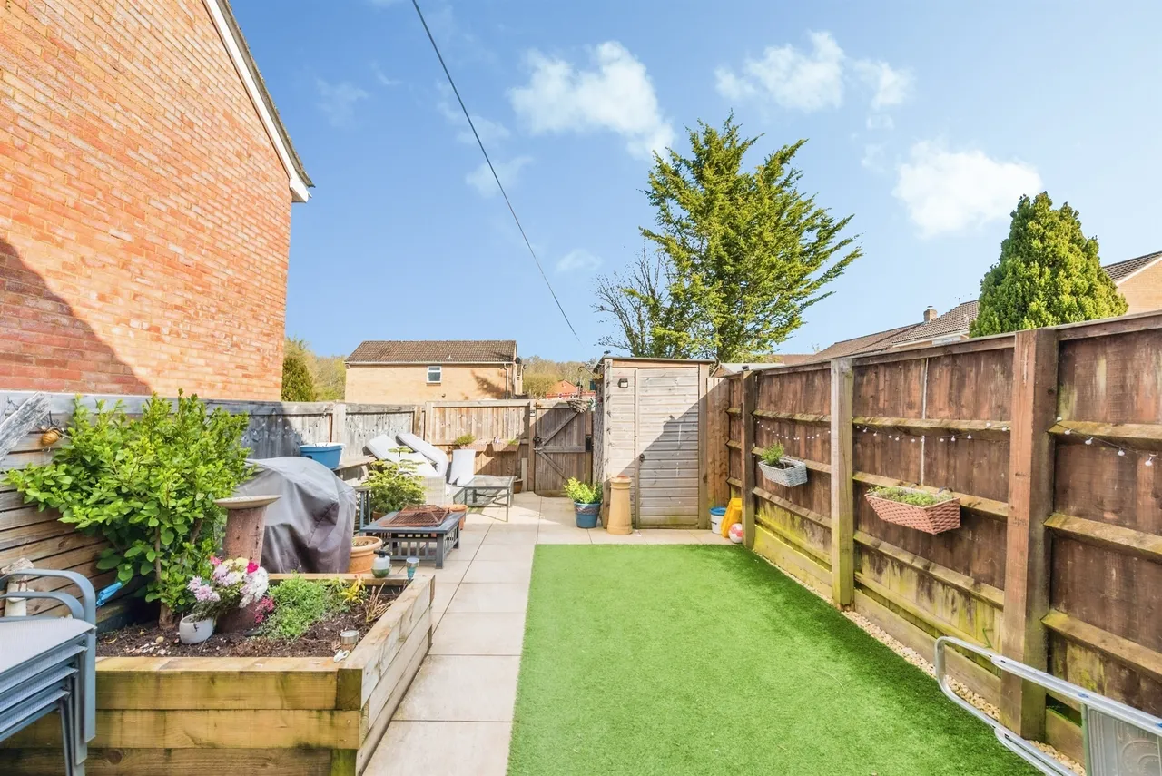 Saxton Walk, Shaw, SN5, photo 20