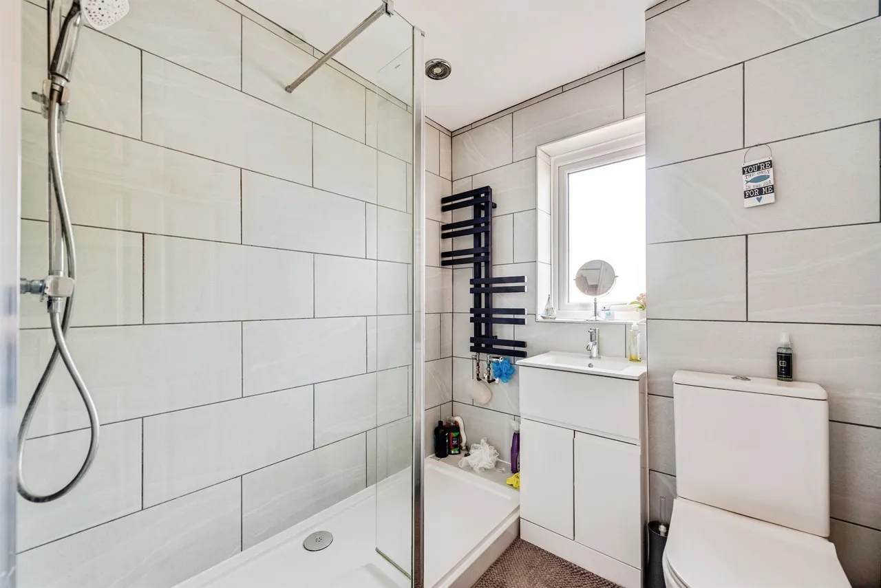 Saxton Walk, Shaw, SN5, photo 11