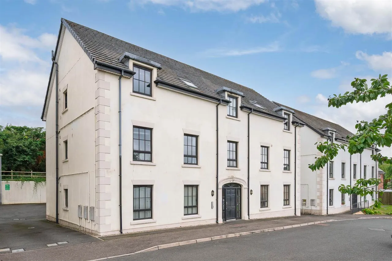 3 bed flat for sale, Sir Richard Wallace Walk, Lisburn, BT28