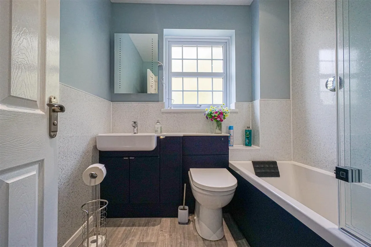 Whittlewood Close, St. Leonards-On-Sea, photo 12