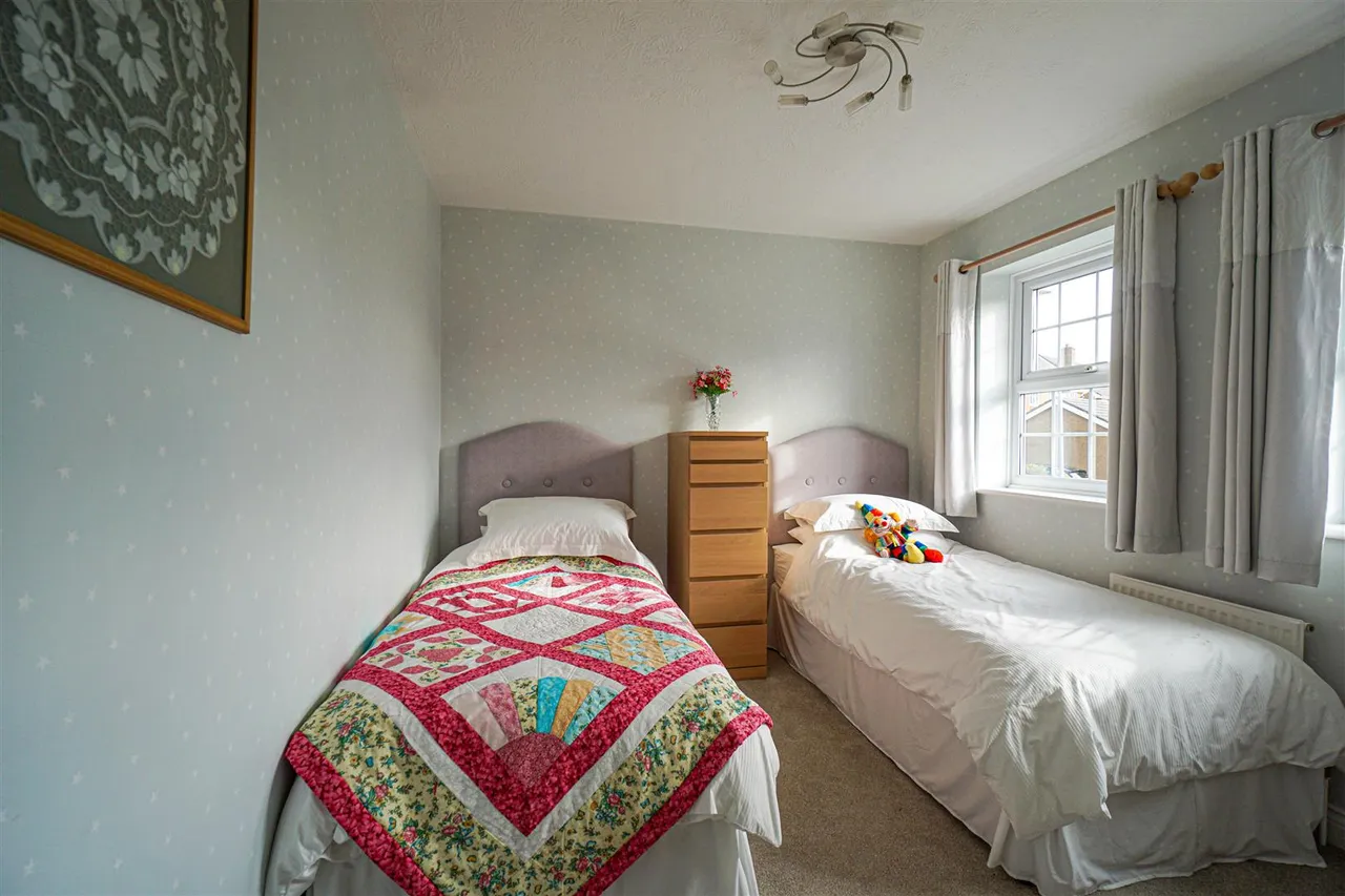 Whittlewood Close, St. Leonards-On-Sea, photo 15