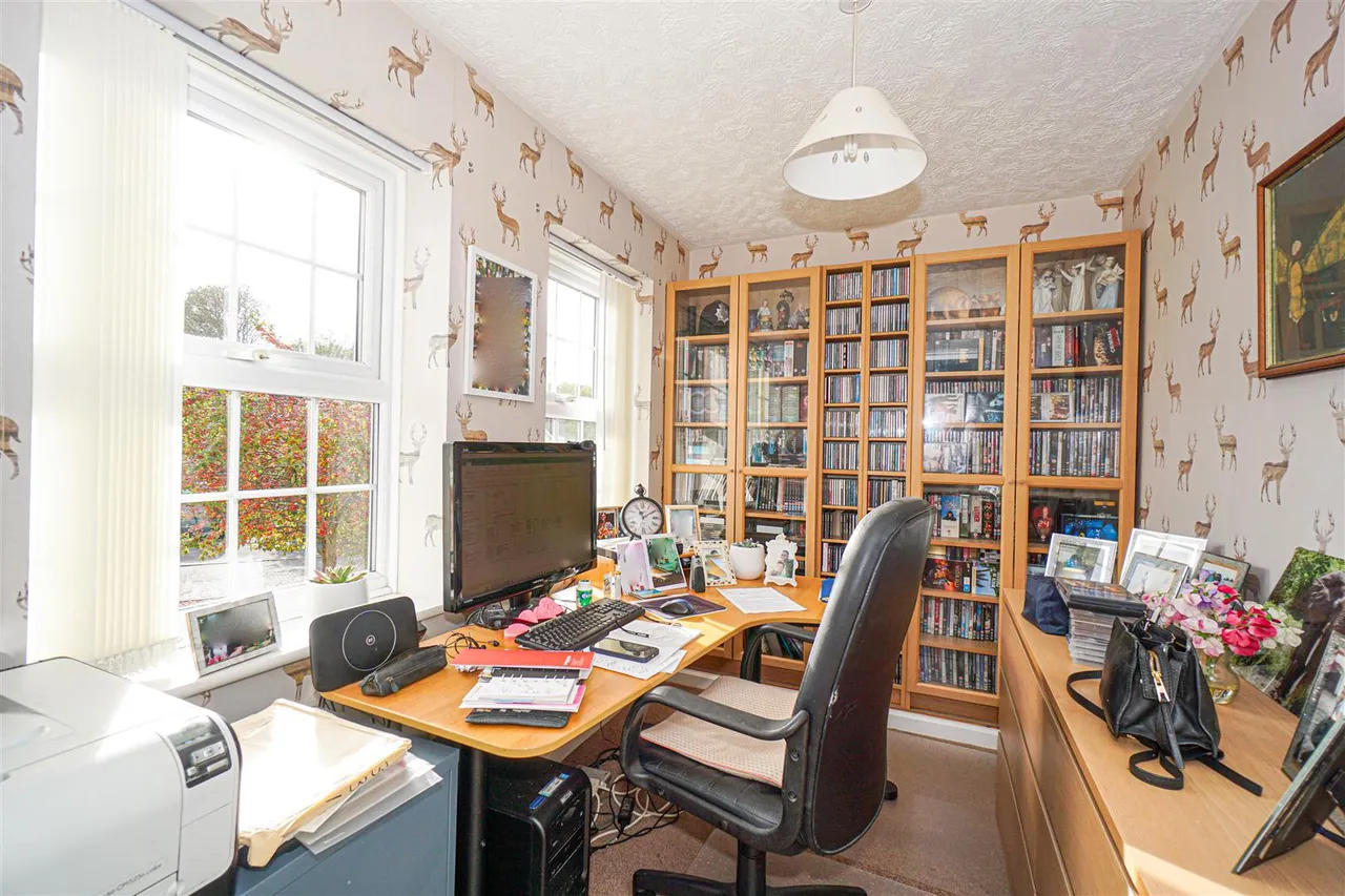 Whittlewood Close, St. Leonards-On-Sea, photo 16