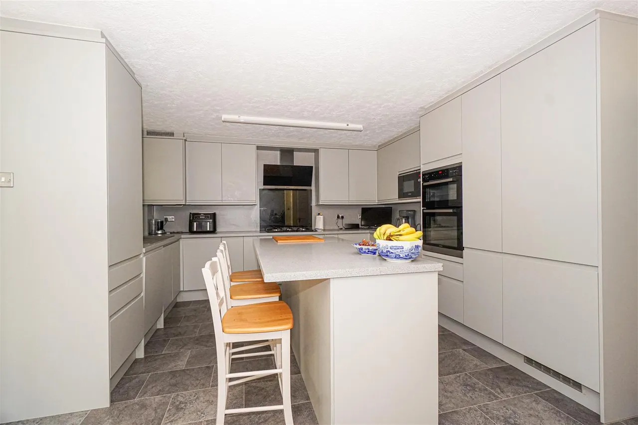 Whittlewood Close, St. Leonards-On-Sea, photo 19