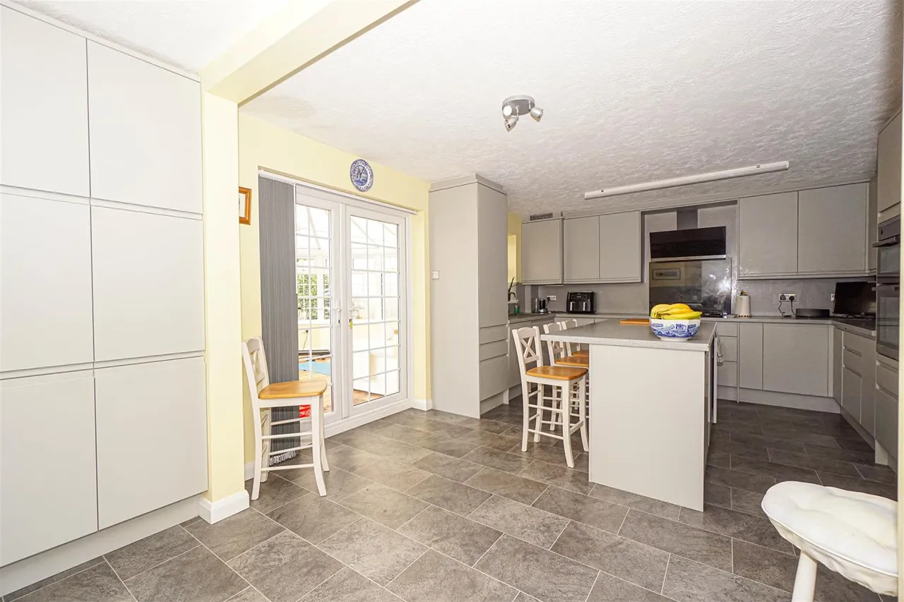 Whittlewood Close, St. Leonards-On-Sea, photo 6