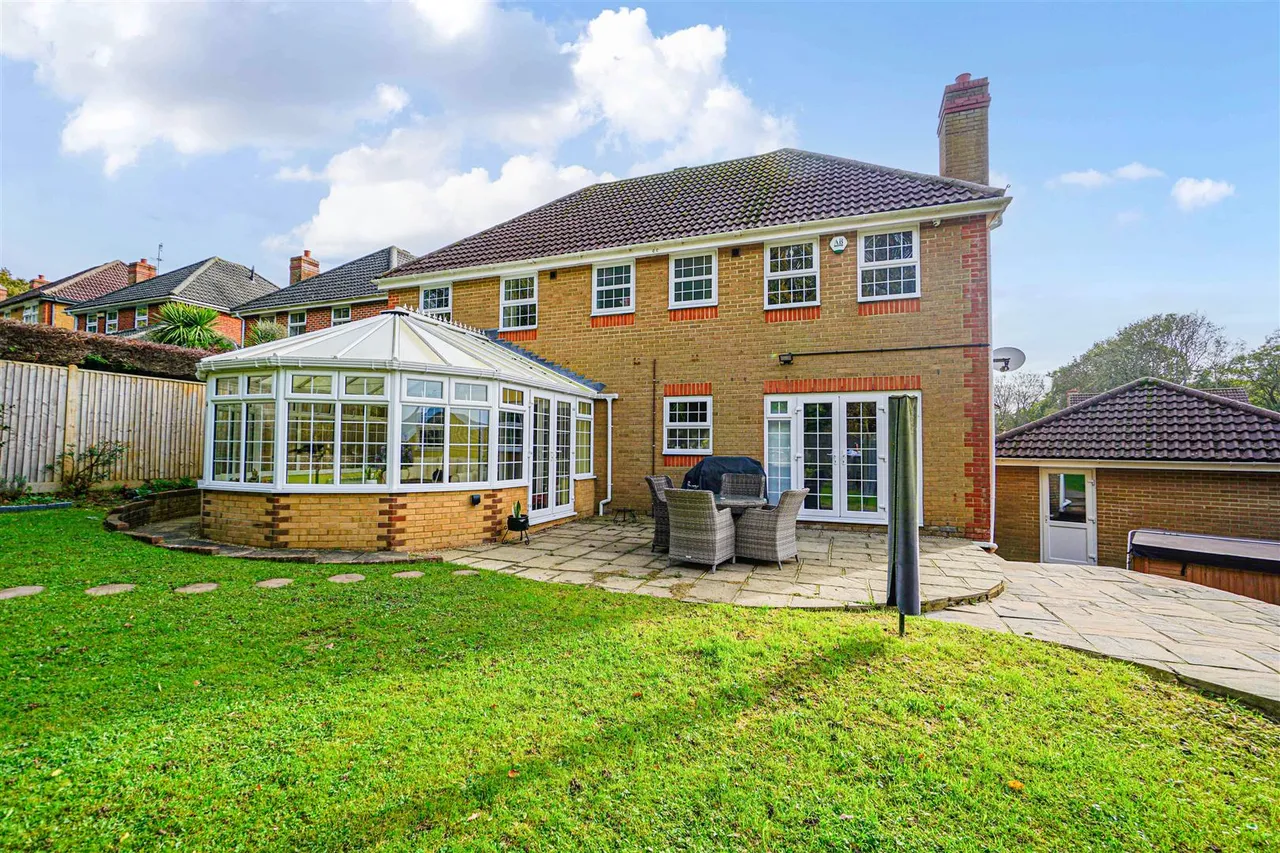 Whittlewood Close, St. Leonards-On-Sea, photo 22
