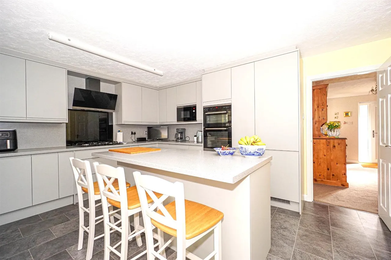 Whittlewood Close, St. Leonards-On-Sea, photo 5