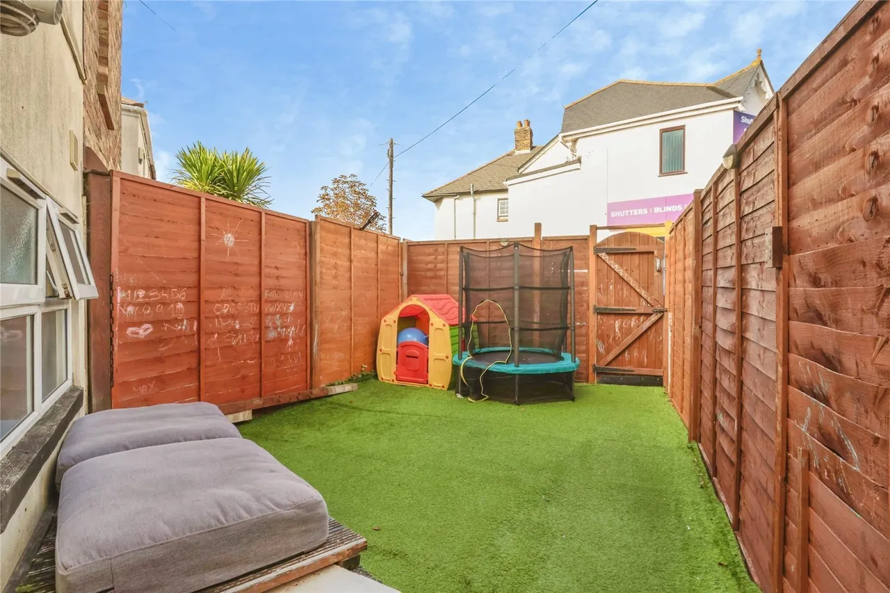 2 bed flat for sale, Bournemouth Road, Poole, BH14
