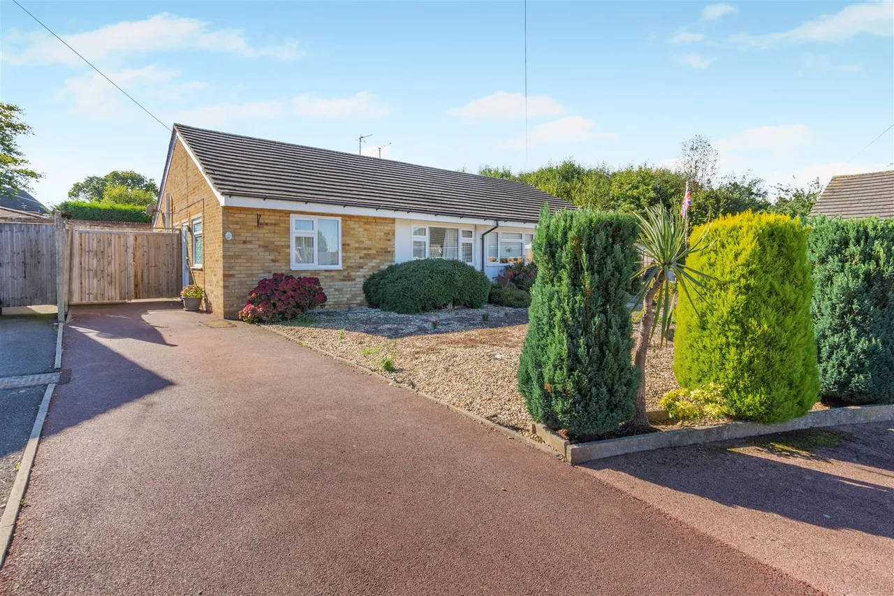 2 bed house for sale, Woodlands, Coxheath