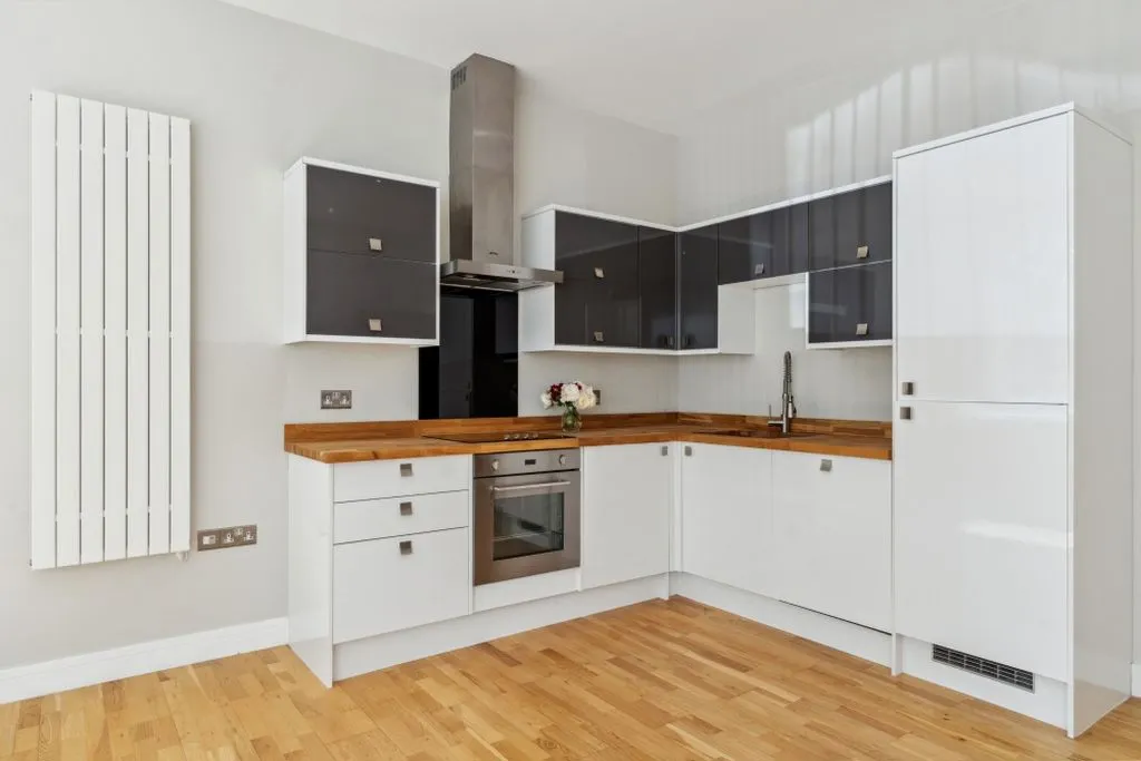 Furlong Road, Bourne End SL8 5BB, photo 4