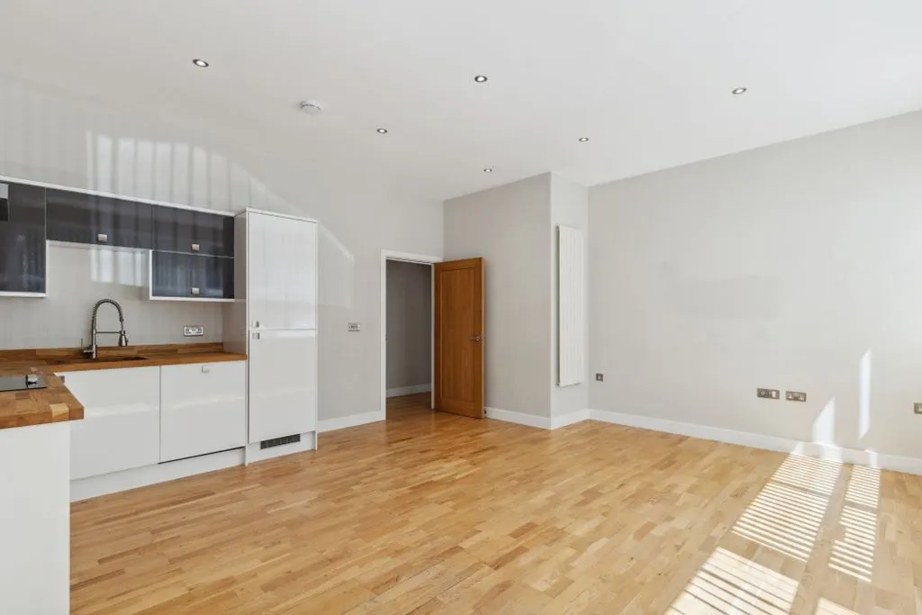 Furlong Road, Bourne End SL8 5BB, photo 7