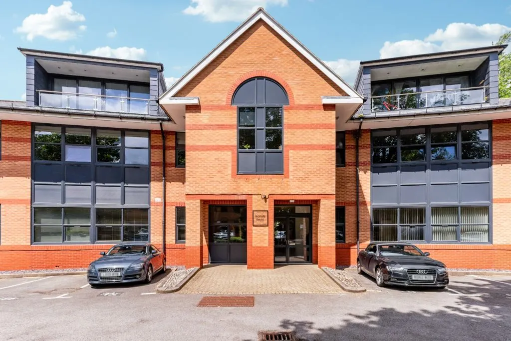 2 bed flat for sale — Furlong Road, Bourne End SL8 5BB