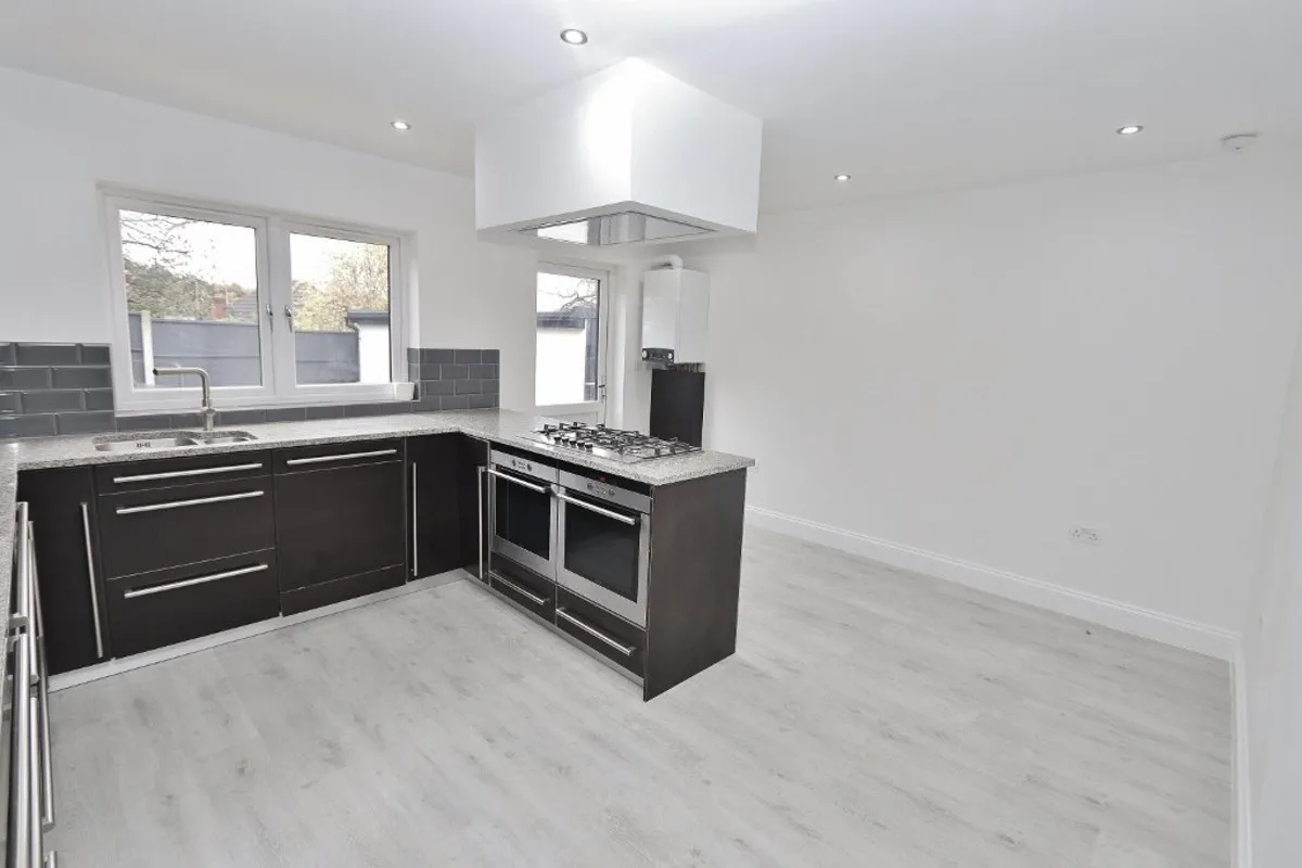 Merlin Gardens, Romford, RM5 3YD, photo 7