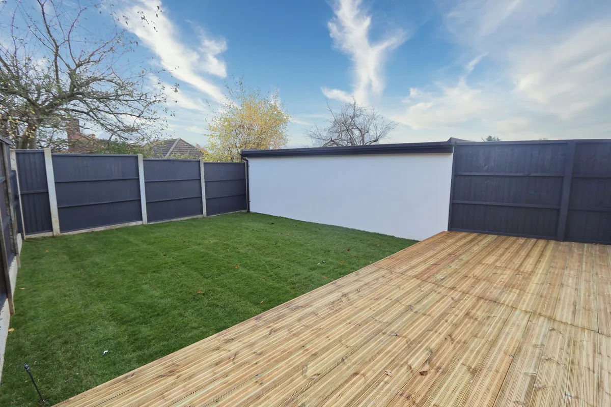 Merlin Gardens, Romford, RM5 3YD, photo 22
