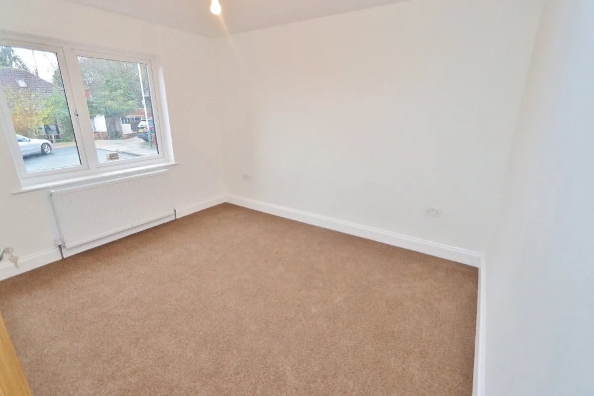Merlin Gardens, Romford, RM5 3YD, photo 14