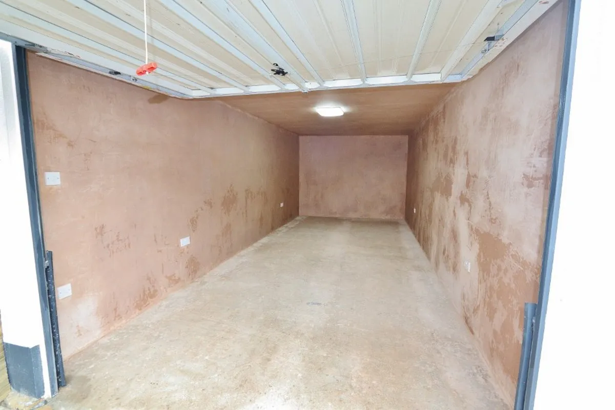 Merlin Gardens, Romford, RM5 3YD, photo 15