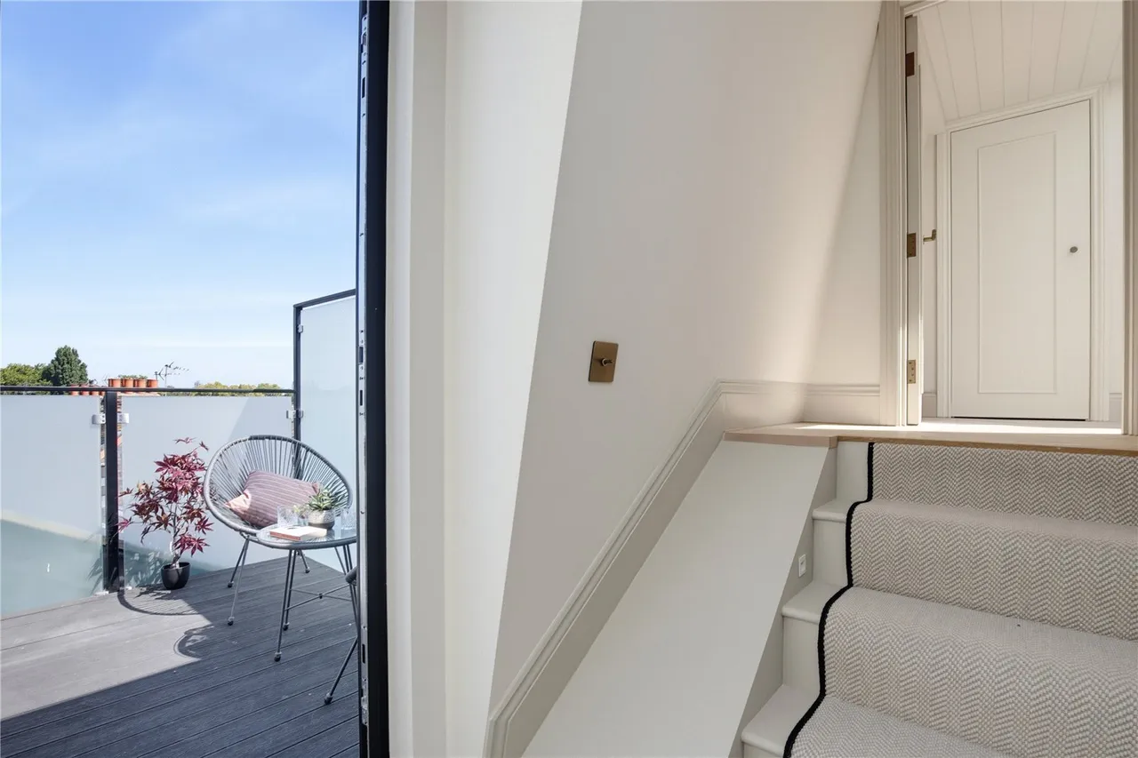 Lower Richmond Road, London, SW15, photo 13