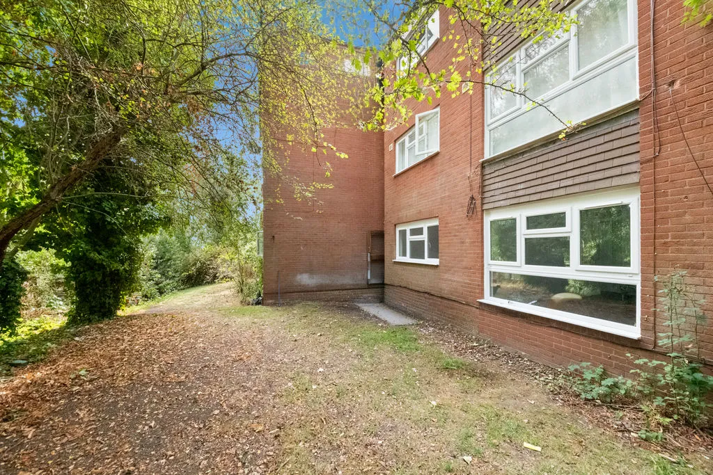 Lilian Board Way, Greenford, UB6, photo 12