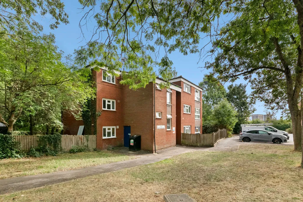 Lilian Board Way, Greenford, UB6, photo 14