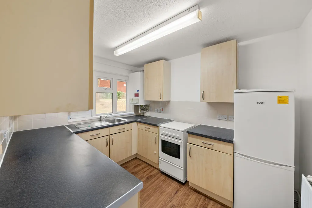 Lilian Board Way, Greenford, UB6, photo 9