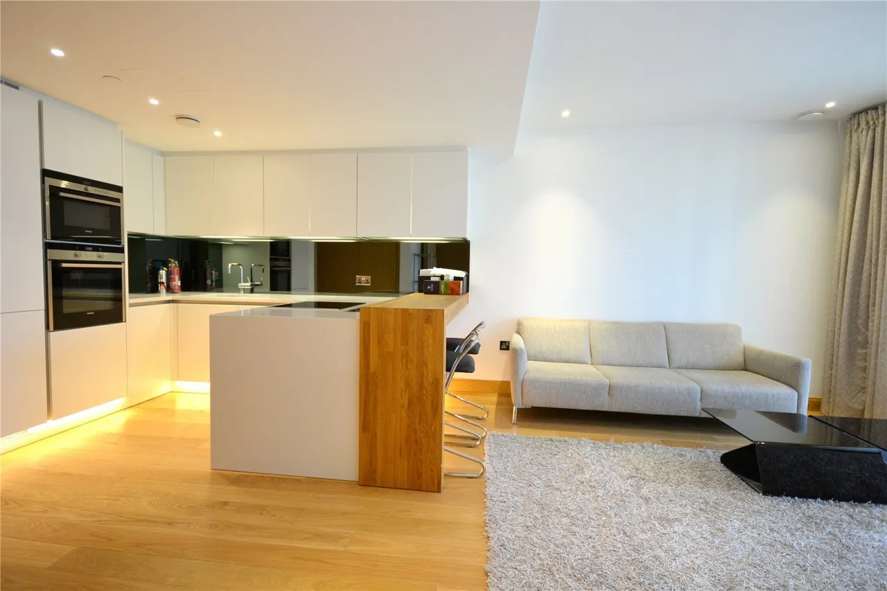 Horseferry Road, London, SW1P, photo 4