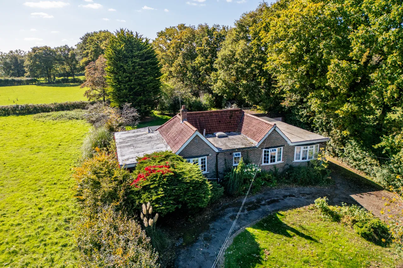 St. Georges Road, Salfords, RH1, photo 8