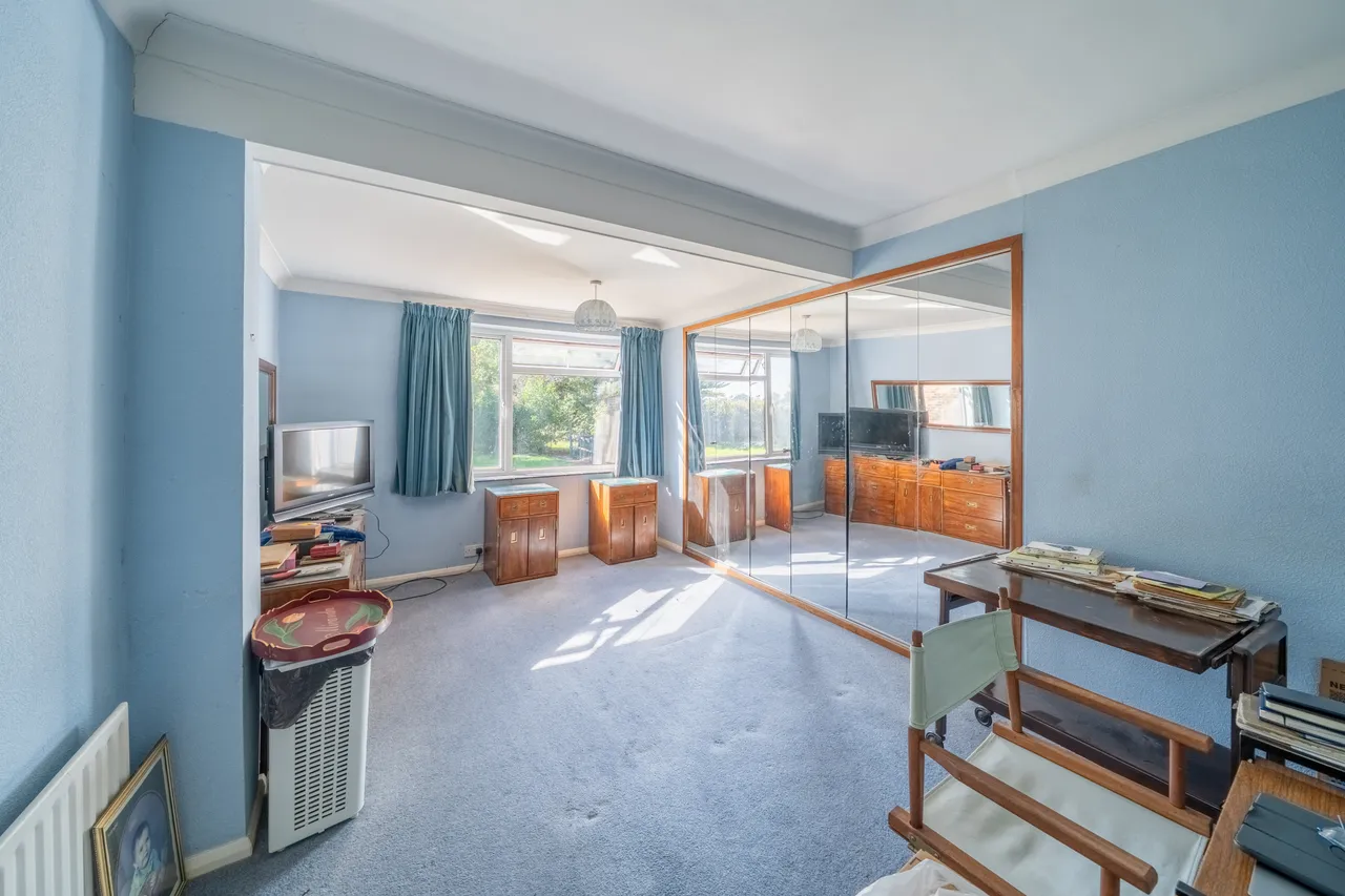St. Georges Road, Salfords, RH1, photo 5