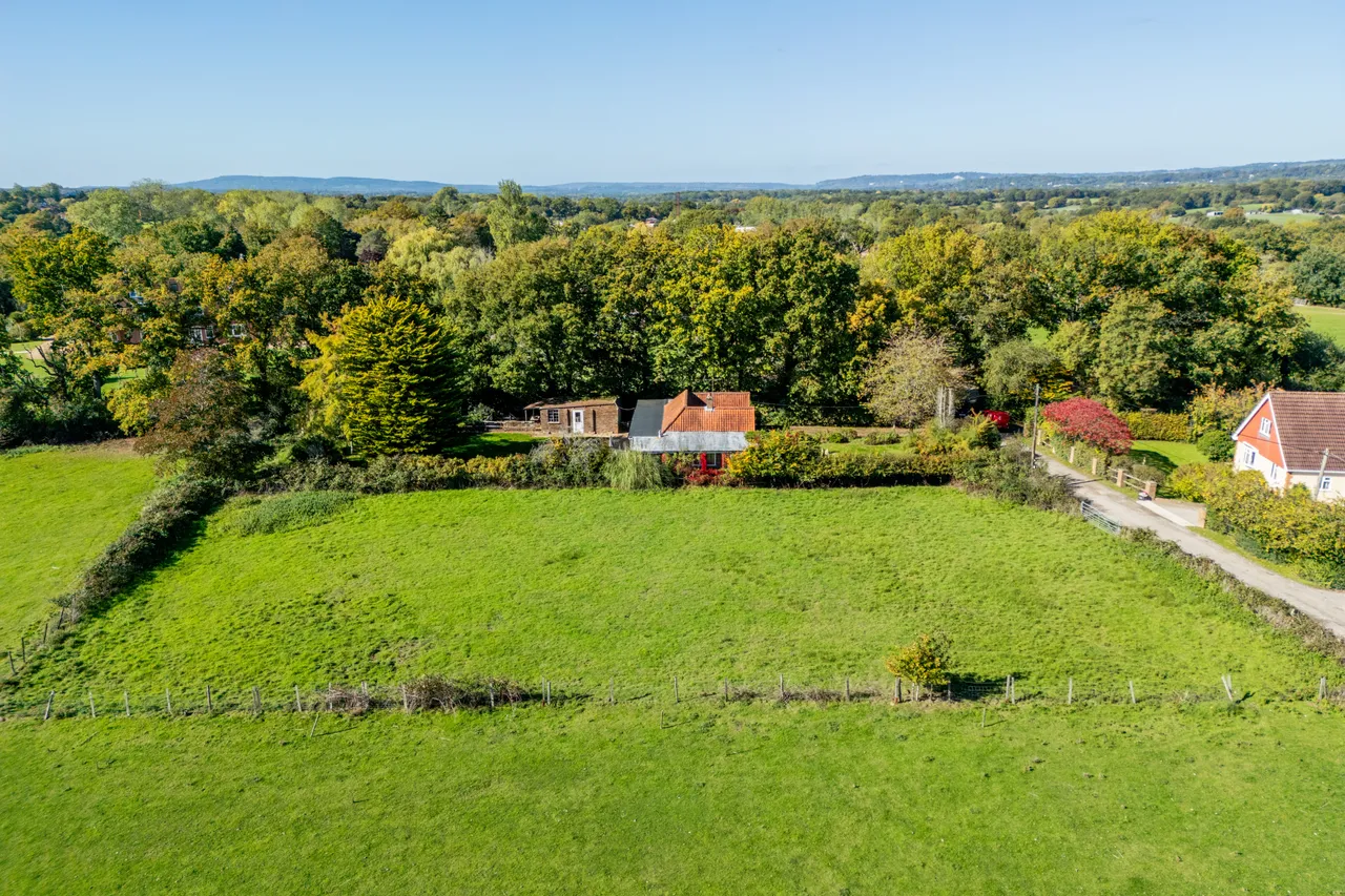 St. Georges Road, Salfords, RH1, photo 9